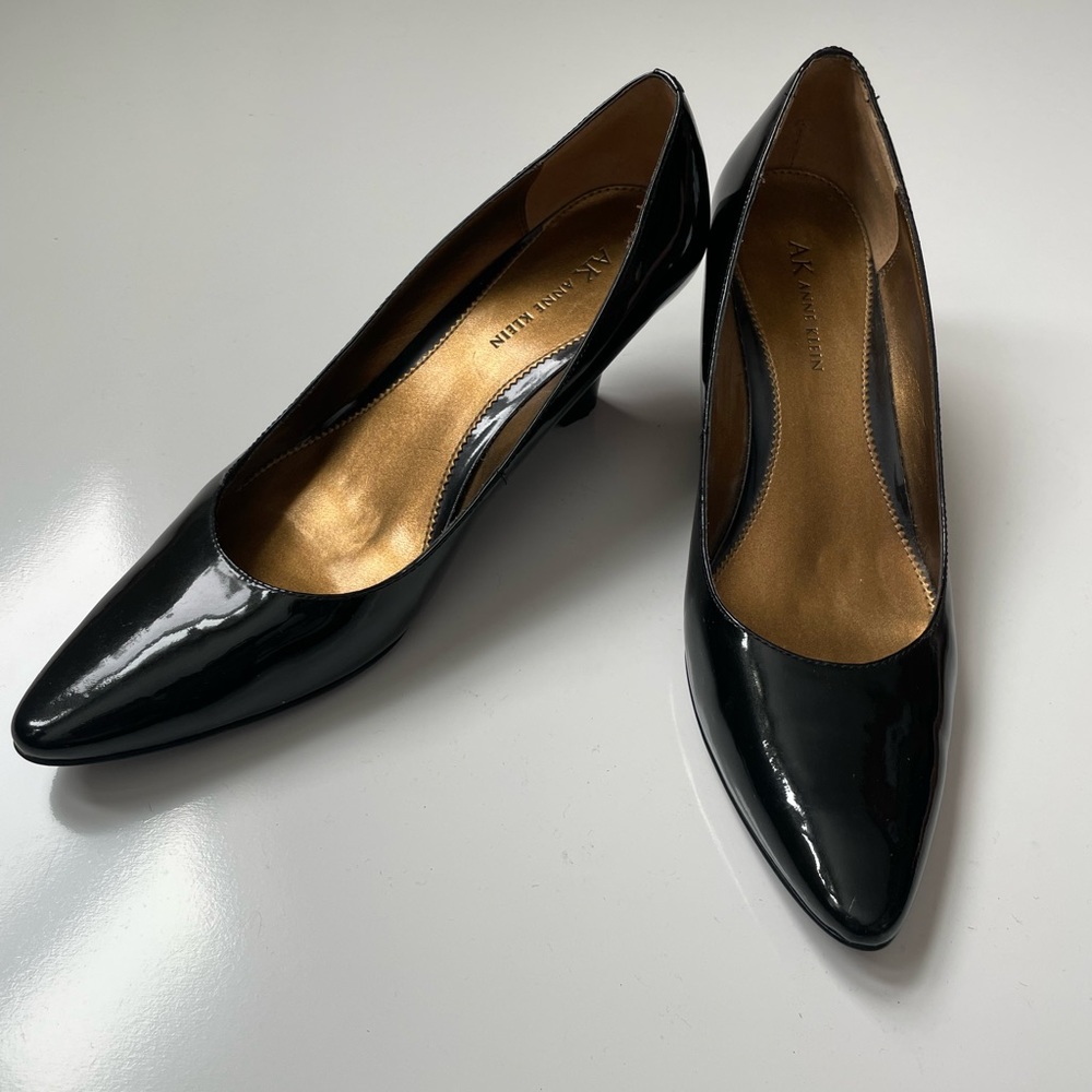 Anne Klein Patent leather shoes
